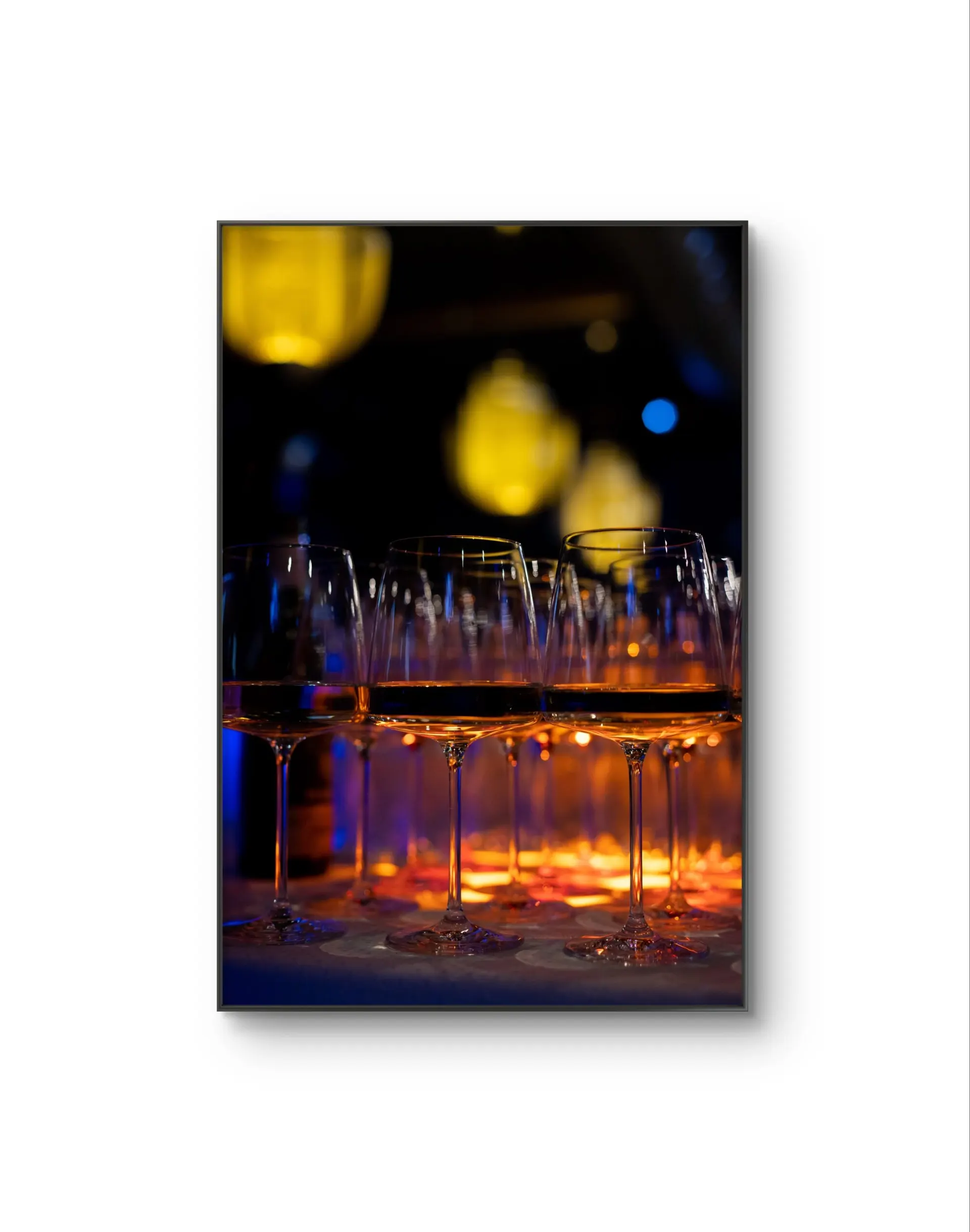 Serena - Golden Elegance — Photographie fine tirage d'art par Serena